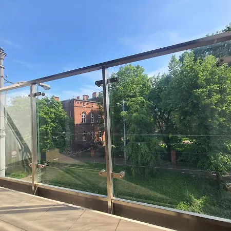 Mostowa 23 Bruno Apartment, Self Check-in 24h, Free Parking, Air-conditioning Daire Poznan