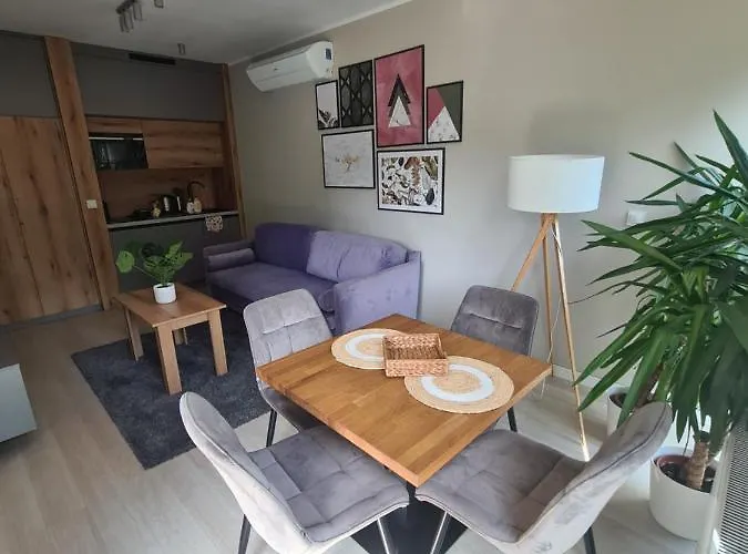 아파트 Mostowa 23 Bruno Apartment, Self Check-in 24h, Free Parking, Air-conditioning *