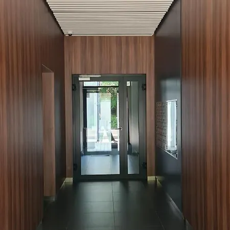 Апартаменти Mostowa 23 Bruno Apartment, Self Check-in 24h, Free Parking, Air-conditioning Познань