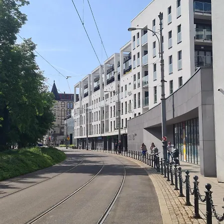 Апартаменти Mostowa 23 Bruno Apartment, Self Check-in 24h, Free Parking, Air-conditioning *